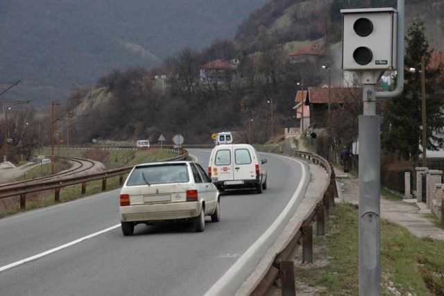 Ukrao tablice s vozila pa napravio prekršaj, vlasnica u šoku nakon poziva policije