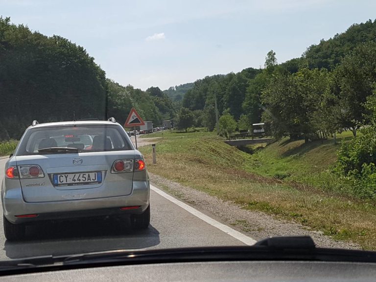 Obustavljen saobraćaj na MP Žepče-Maglaj zbog saobraćajne nezgode