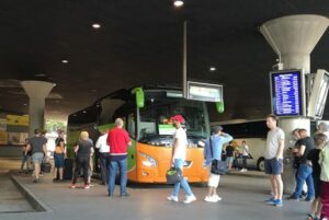 autobus odlazak Minhen Foto Srpskainfo 696x466 1