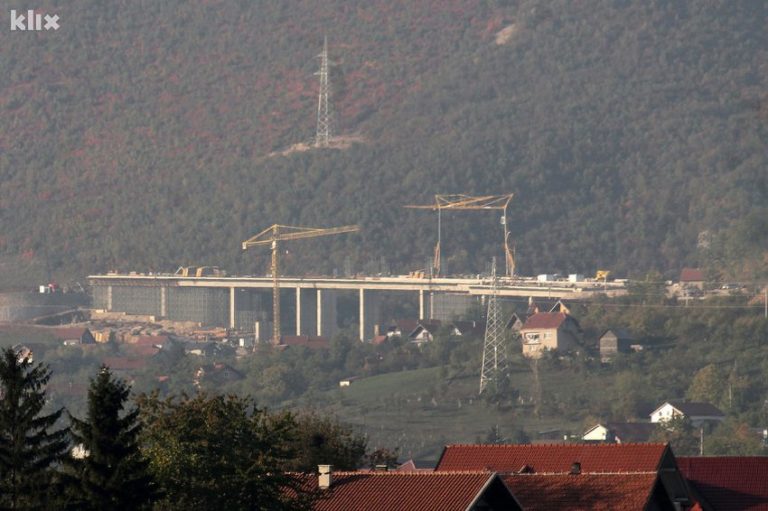 Vlast obećala megaprojekte na proljeće, a umjesto toga smo dobili nove stranke i veću krizu