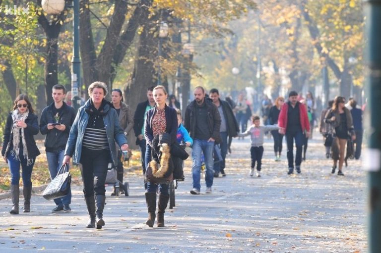 U FBiH prošle godine zaposleno 98.977 osoba, bez posla ih ostalo 75.911