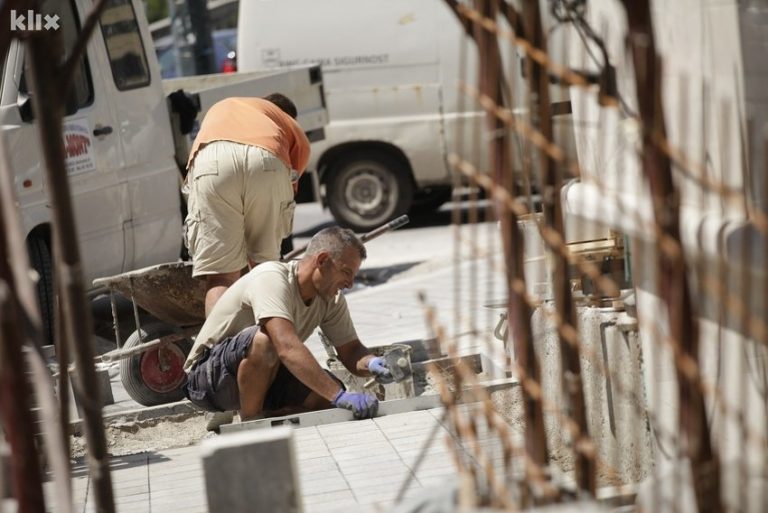 BiH godišnje napusti 20.000 radnika, nacrno ih radi 200.000