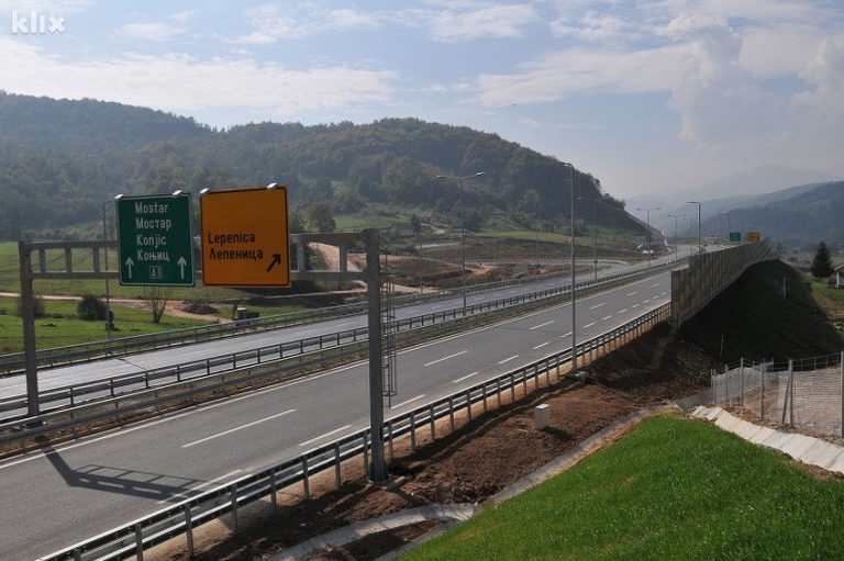 Kako se novac građana od akciza godinama krčmi: Malo FBiH, malo više RS-u