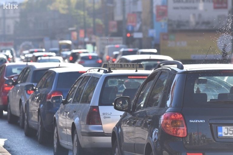 Vlast i dalje smatra da ne postoje razlozi za ograničavanje visine cijena nafte u BiH