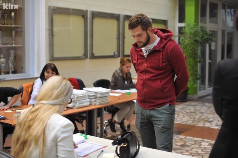 Postoji sumnja da je određeni broj birača neko lažno prijavio da će glasati van BiH