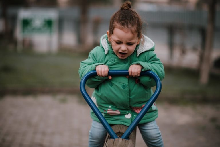 Djeca koja imaju više igračaka se sporije razvijaju, manje su fokusirana i nekreativna