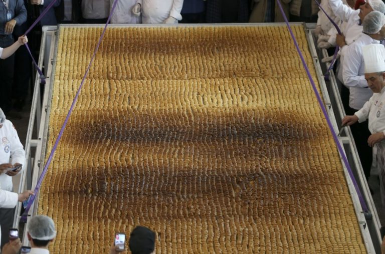 U jednoj tepsiji napravljena najveća baklava na svijetu