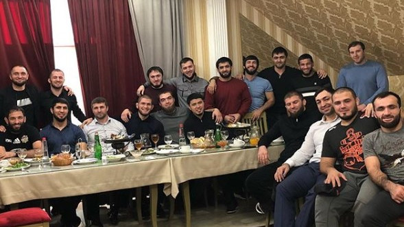 Khabib na slavljeničkoj turneji: Braćo, Allah vam dao zdravlje i sreću