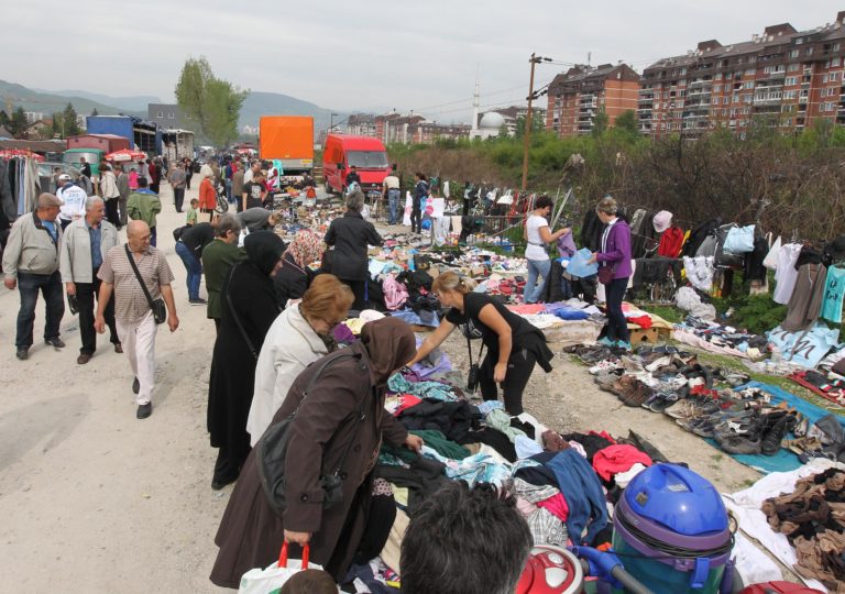 Zenica: Biraj, narode, akcija danas, sve po marku!