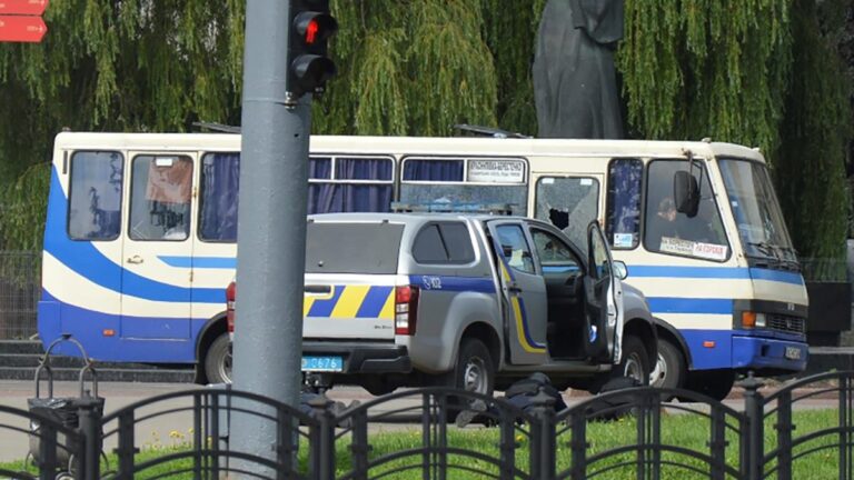 Oslobođeno troje talaca iz otetog autobusa u Ukrajini