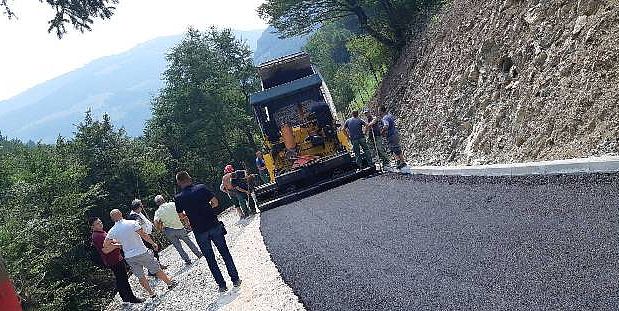 Stanovnici sela Biškovići konačno dobili asfaltirani put