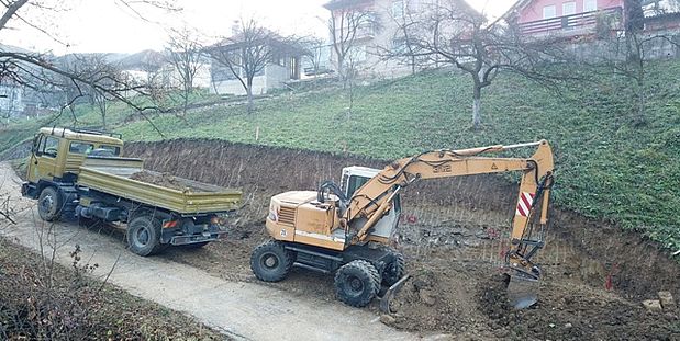 Počela izgradnja potpornog zida u Mjesnoj zajednici Vražale