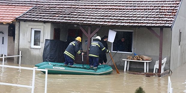 Odobrena jednokratna pomoć za 13 porodica iz Tetova stradalih u poplavama