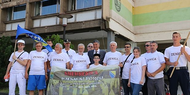 Gradonačelnik Kasumović ispratio Zeničane učesnike Marša mira “Srebrenica 2017”