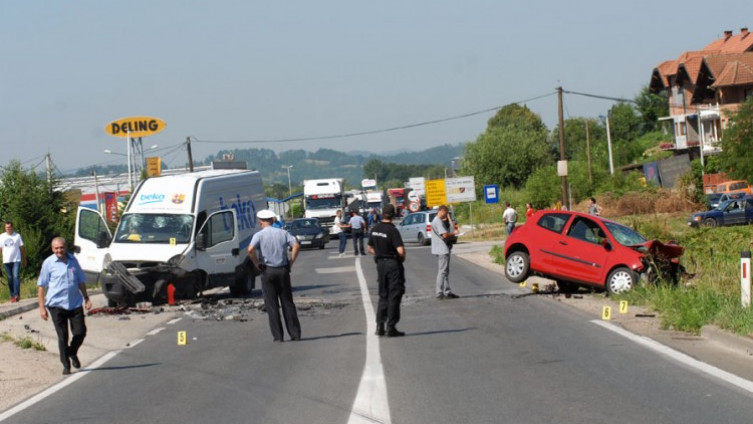 U 37.628 saobraćajnih nesreća poginulo 298 osoba