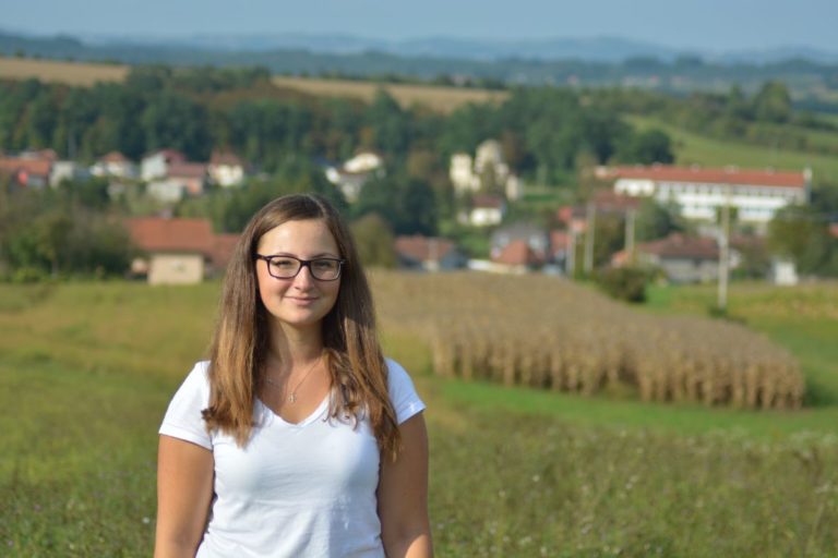 Mlada studentica Ena vraća se iz Njemačke u BiH kako bi pokrenula posao