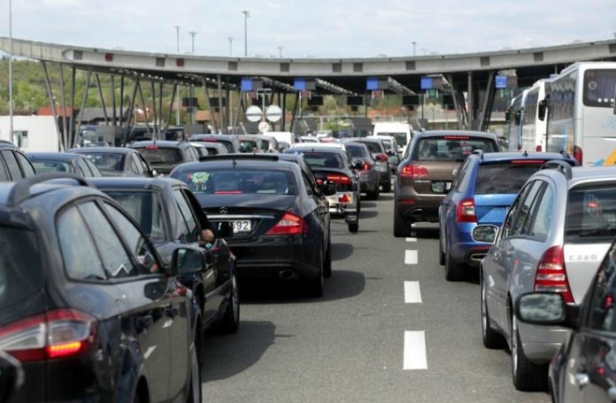 Gužve i nesreće: Ovim danima ne krećite automobilom na odmor