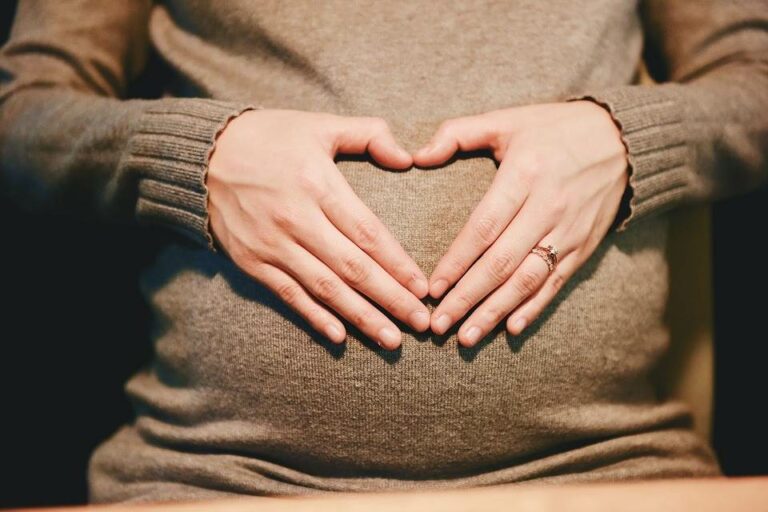 Trudnicama nije lako: Evo što se događa u tijelu dok beba raste