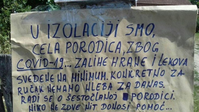 Porodica iz Šapca okačila obavještenje o koroni u kući, od tog trena svi su počeli da ih ignorišu