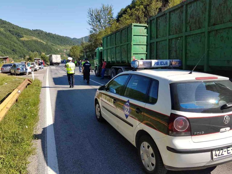 Teška saobraćajna nesreća u mjestu Golubinja