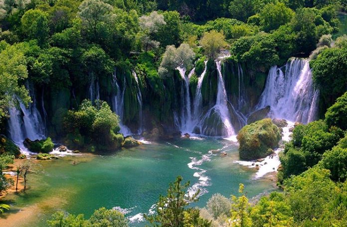 Predivna, ali rastrgana Bosna i Hercegovina