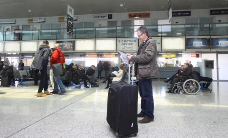 Znate li koja su vaša prava ako avion kasni, let je otkazan ili vam izgube prtljag