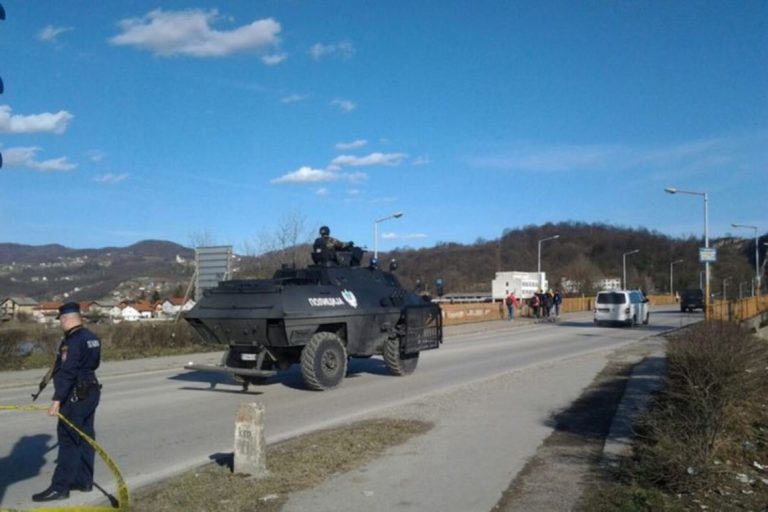 Detalji pucnjave u Doboju: Tukao policajce pištoljem, pa oteo taksi i pobjegao