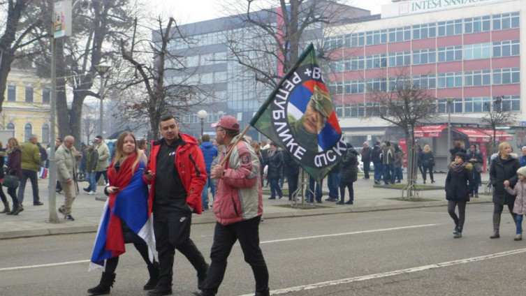 Paradiraju i veličaju ratnog zločinca Ratka Mladića: Samo dosipaju so na ranu žrtvama