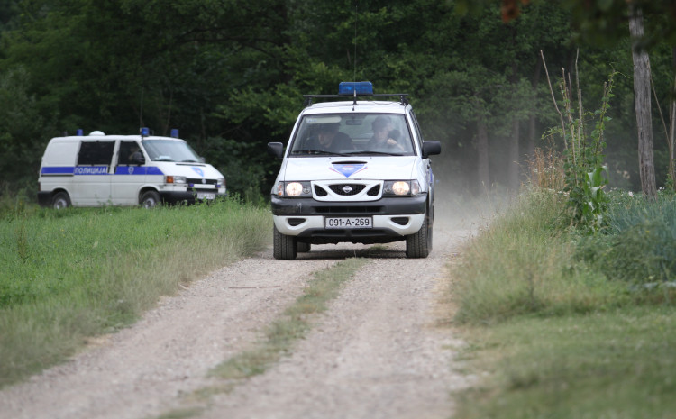 Gađao divlju svinju i ranio kolegu lovca