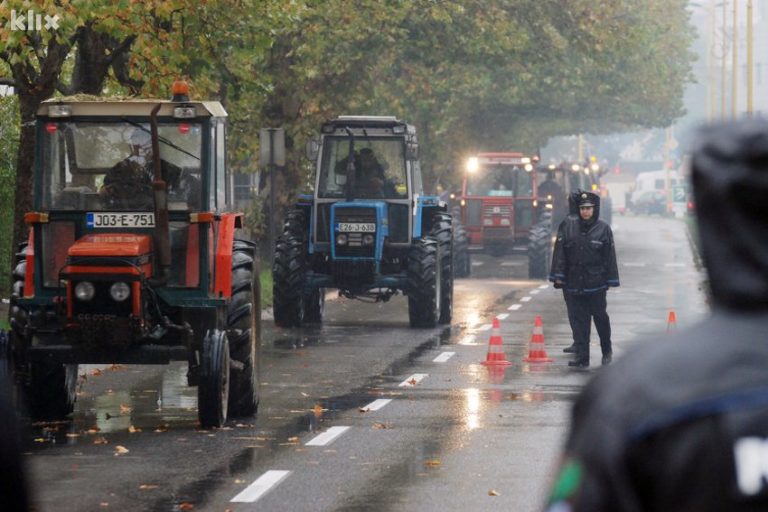 Krajiški poljoprivrednici najavili blokadu graničnih prijelaza, u ministarstvu ne znaju zašto