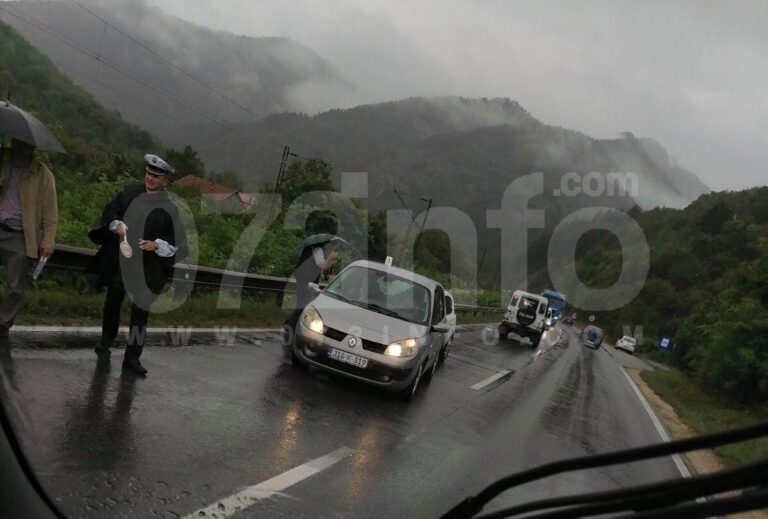 Nesreća na M-17 kod Žepča, otežan saobraćaj