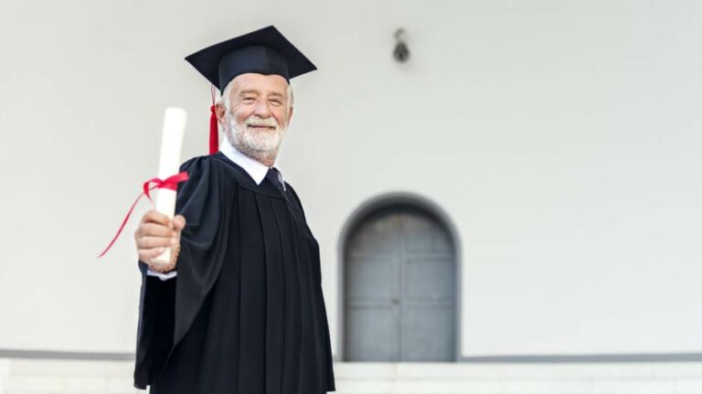 Diplomirao u desetoj deceniji života i poručio kako “ne želi stati”