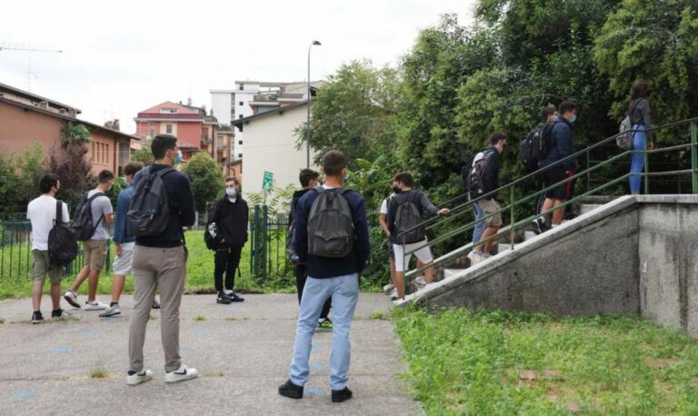 Sud oduzeo djecu roditeljima, zaključali su ih u kuću mjesecima zbog korone