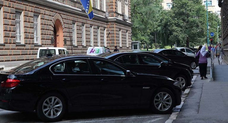 Kako spriječiti zloupotrebu službenih vozila institucija BiH?