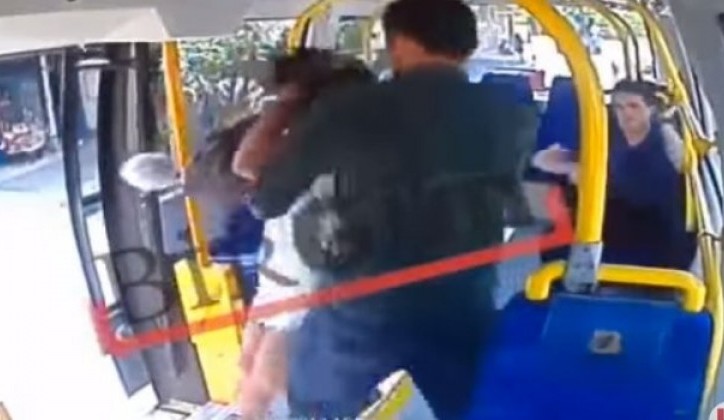 Turska: Istukao ženu u autobusu, negodovao kako se obukla za vrijeme Ramazana