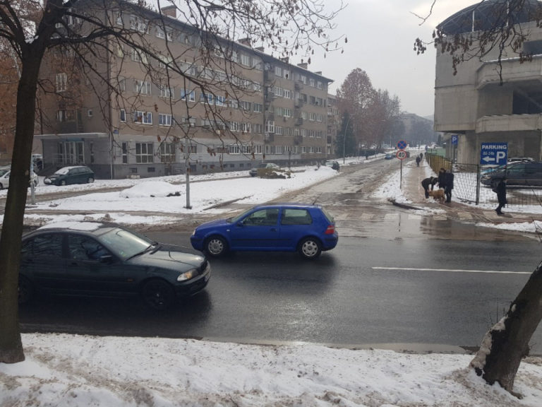 ZENICA: Očišćene saobraćajnice, vrijedni komunalci na ulicama grada