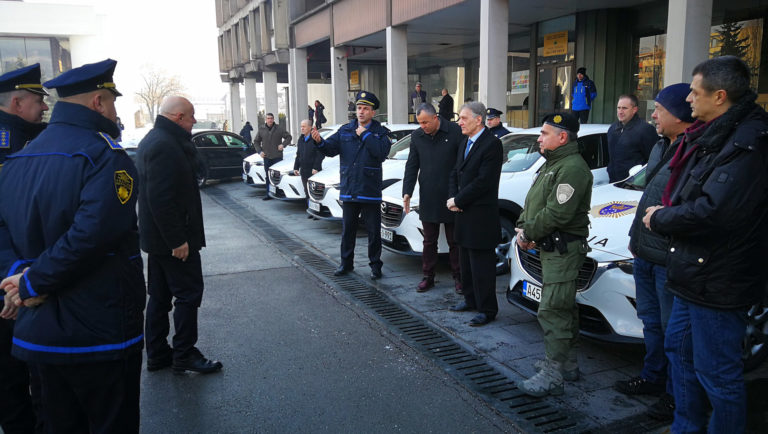 Premijer Galijašević uručio ključeve novih policijskih vozila