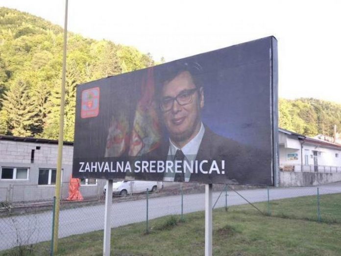 U Srebrenici ponovo postavljen plakat sa likom Aleksandra Vučića