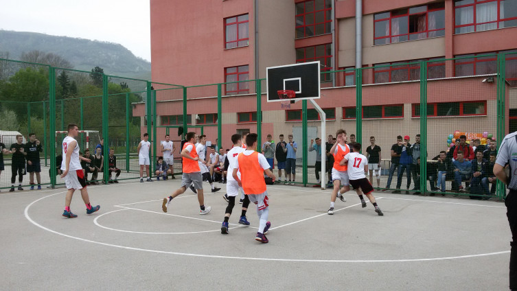 ZENICA: Više od 200 srednjoškolaca takmiči se u nogometu, košarci, atletici i odbojci